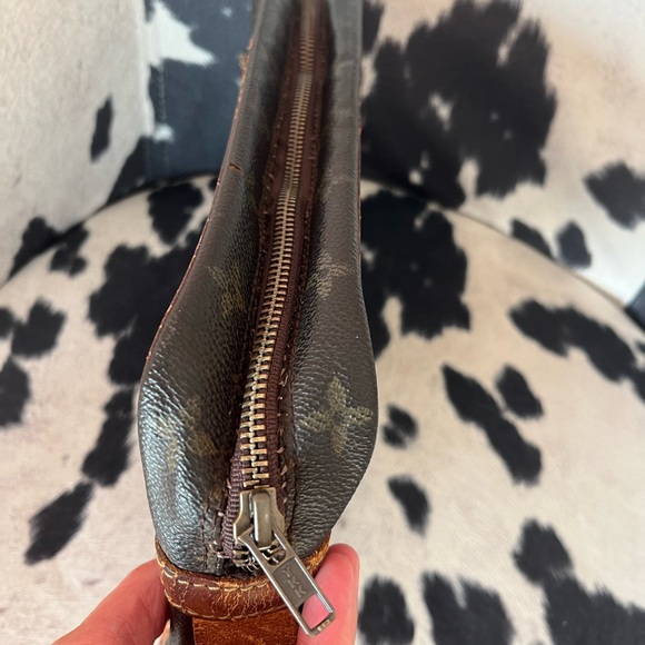 Louis Vuitton Monogram Compiegne 28 Clutch - Picture 7 of 16